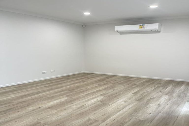 Photo of property in 12b Wycherley Drive, Bucklands Beach, Auckland, 2014