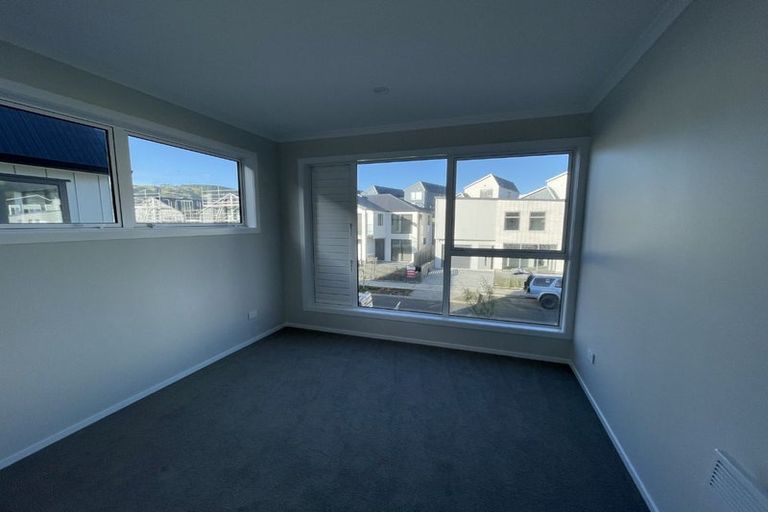 Photo of property in 14 Koreke Close, Kenepuru, Porirua, 5022