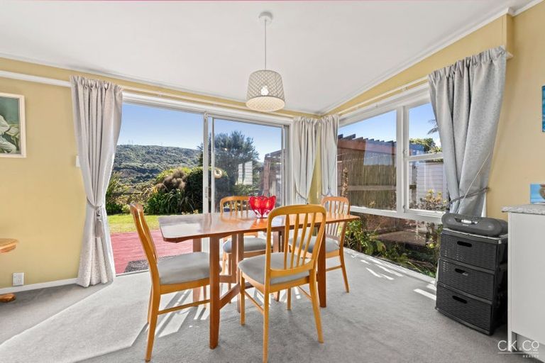 Photo of property in 7 Manor Drive, Stokes Valley, Lower Hutt, 5019