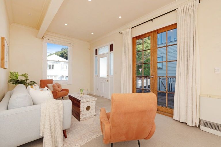 Photo of property in 18 George Street, Thorndon, Wellington, 6011