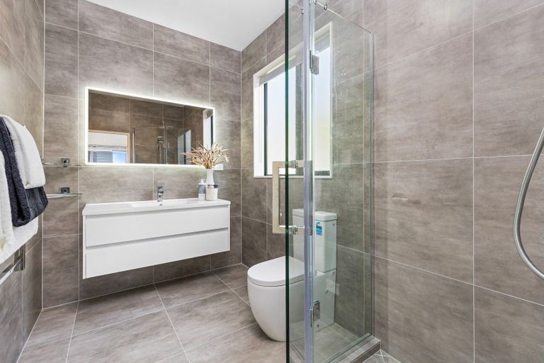 Photo of property in 3 Vintry Drive, Kumeu, 0810