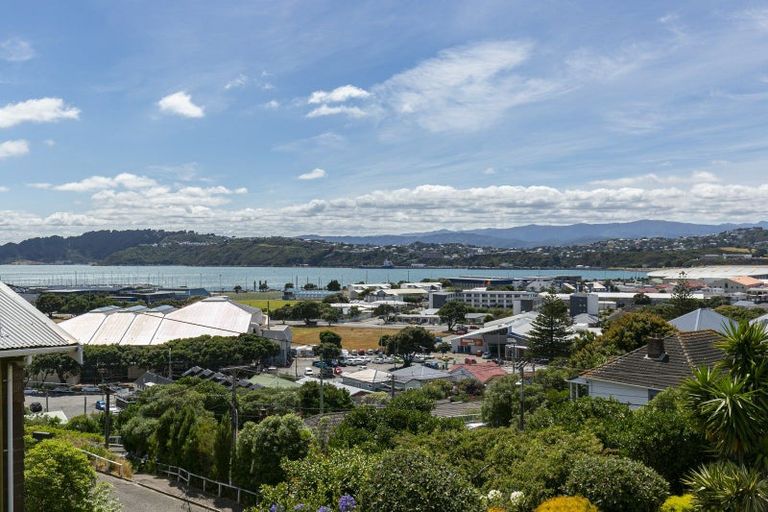 Photo of property in 8 Naughton Terrace, Kilbirnie, Wellington, 6022