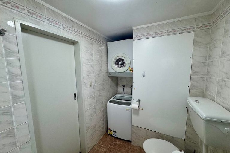 Photo of property in Melksham Towers, 402/131 Brougham Street, Mount Victoria, Wellington, 6011