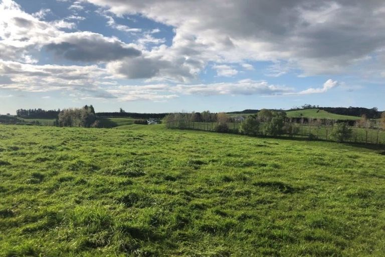 Photo of property in 49 Mcleod Road, Waipapa, 0295