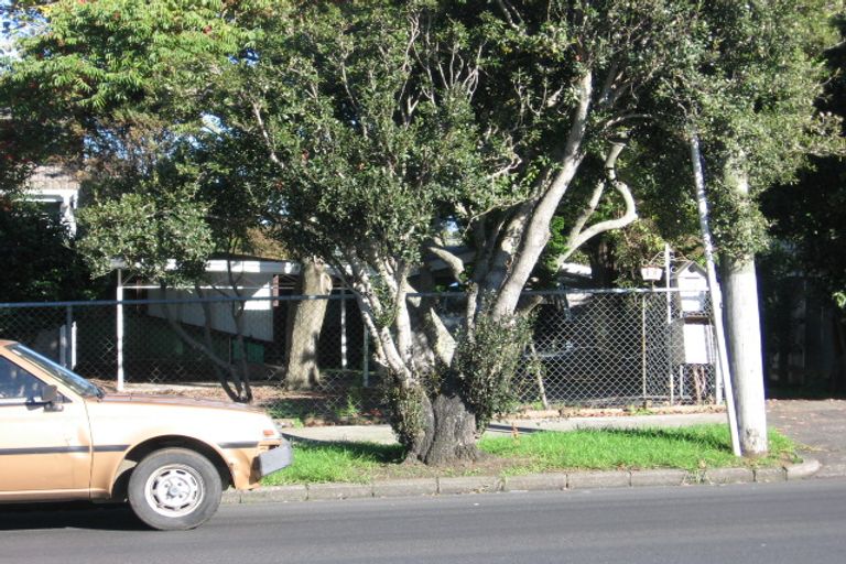 Photo of property in 18 Cambridge Terrace, Papatoetoe, Auckland, 2025