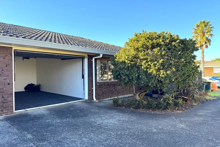 Photo of property in 1/10 Benygloe Place, Highland Park, Auckland, 2010