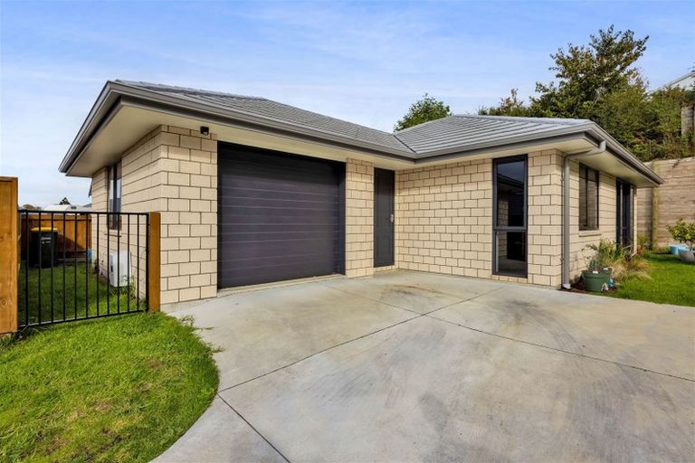 Photo of property in 16 Nukuroa Close, Waitara, 4320