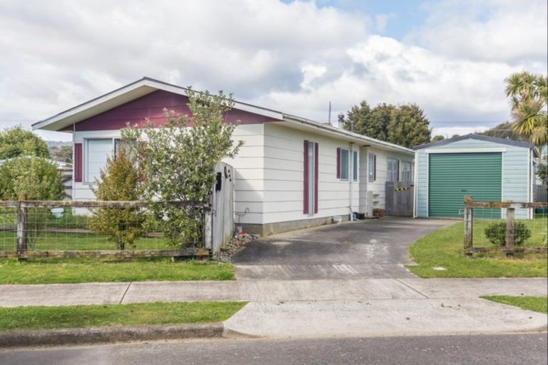 Photo of property in 1 Strathmore Avenue, Levin, 5510