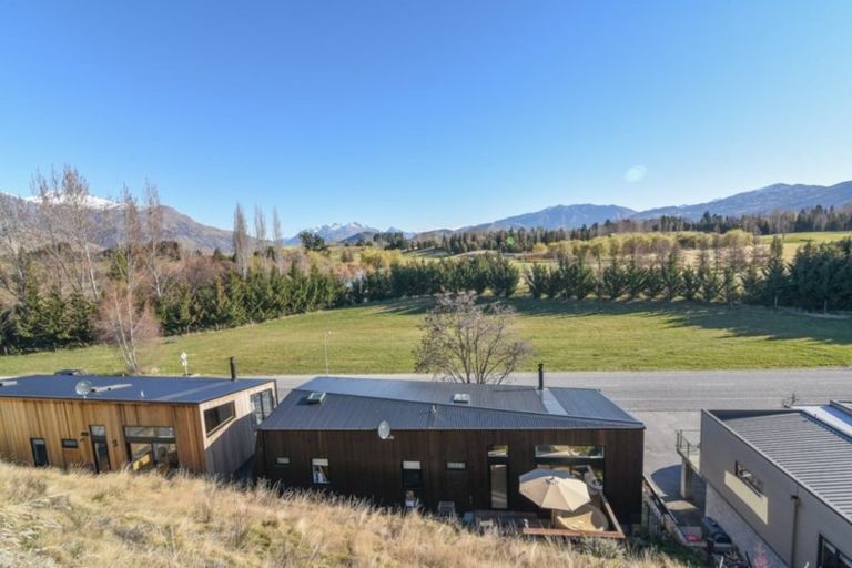 Photo of property in 61 Mcdonnell Road, Arrowtown, 9302