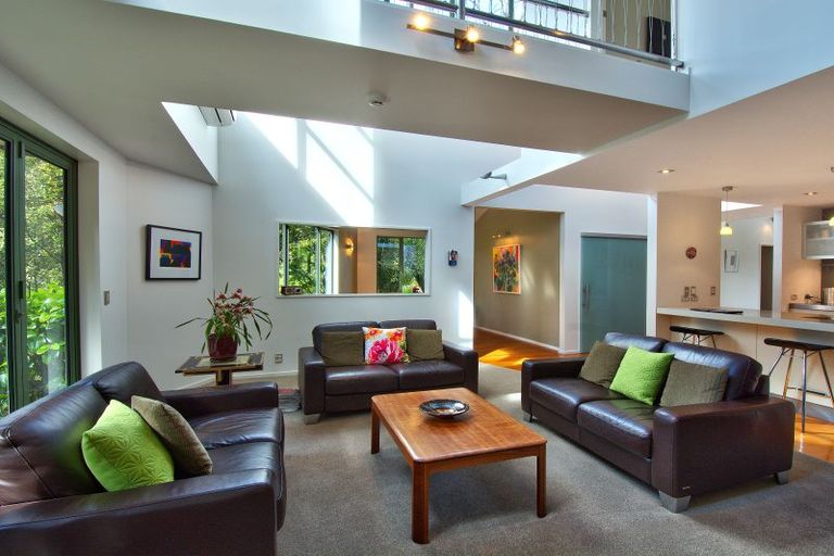 Photo of property in 11a Woodfern Crescent, Titirangi, Auckland, 0604