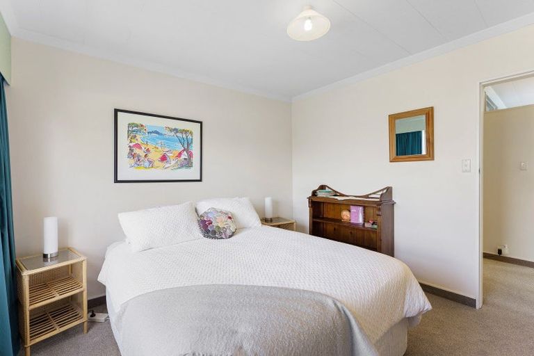 Photo of property in 8 Knights Grove, Otaki, 5512