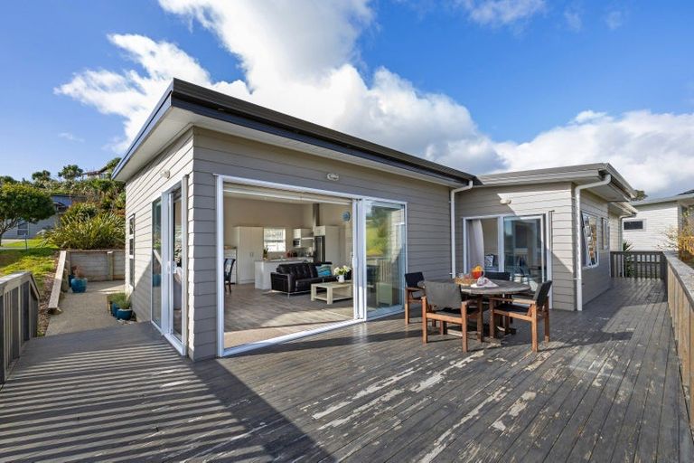 Photo of property in 25 Robertson Street, Raglan, 3225