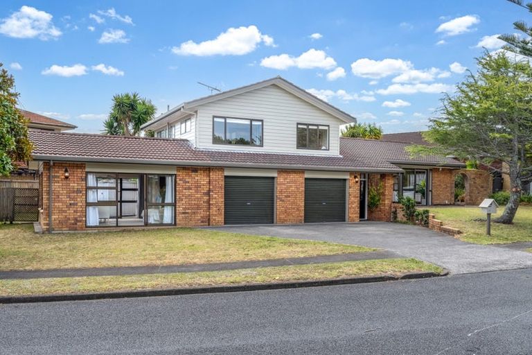Photo of property in 19 Cornelian Crescent, Half Moon Bay, Auckland, 2012