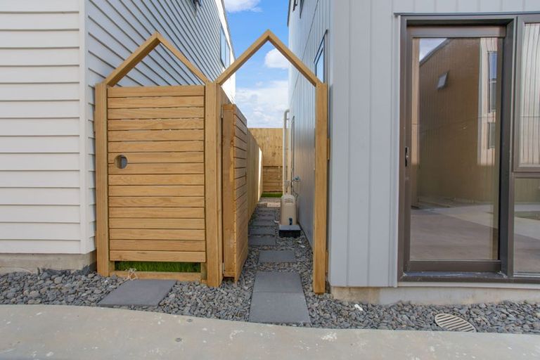 Photo of property in 11/196 Royal Road, Massey, Auckland, 0614