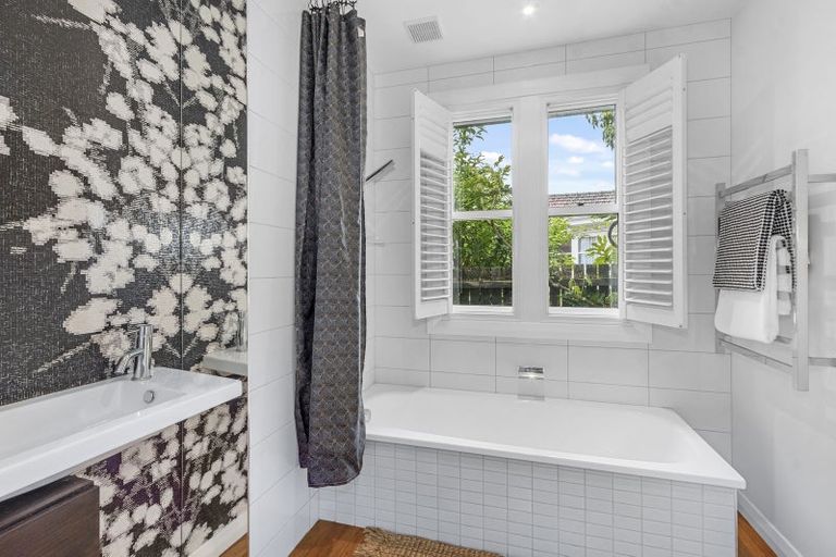 Photo of property in 107 Hamilton Avenue, Ilam, Christchurch, 8041