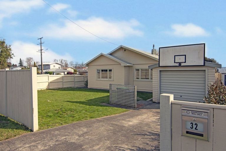 Photo of property in 1/32 Taupata Street, Stoke, Nelson, 7011