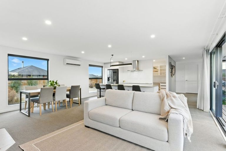 Photo of property in 33 Silver Peaks Drive, West Melton, 7618