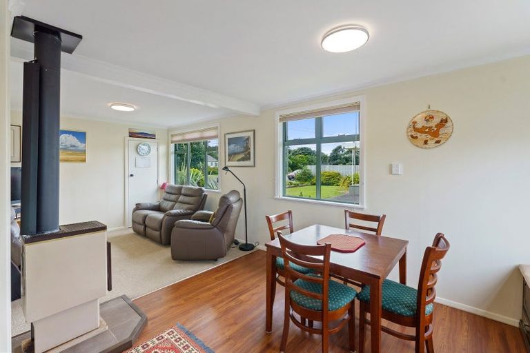 Photo of property in 3 Toi Street, Otaki Beach, Otaki, 5512