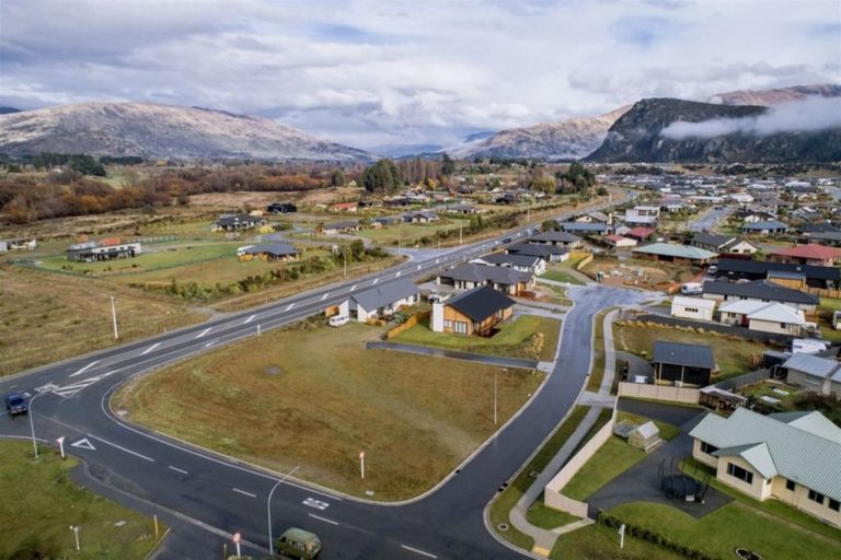 Photo of property in 2 Hebbard Court, Albert Town, Wanaka, 9305