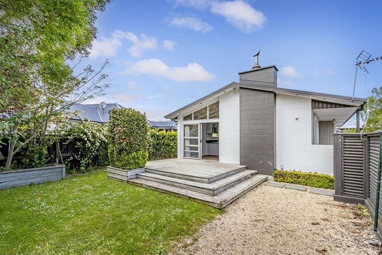 Photo of property in 1/124 Breezes Road, Avondale, Christchurch, 8061