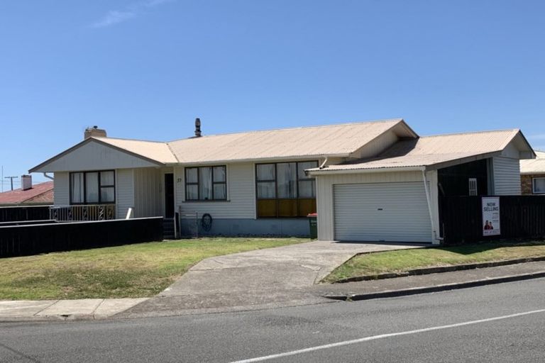 Photo of property in 37 Raleigh Street, Waitara, 4320