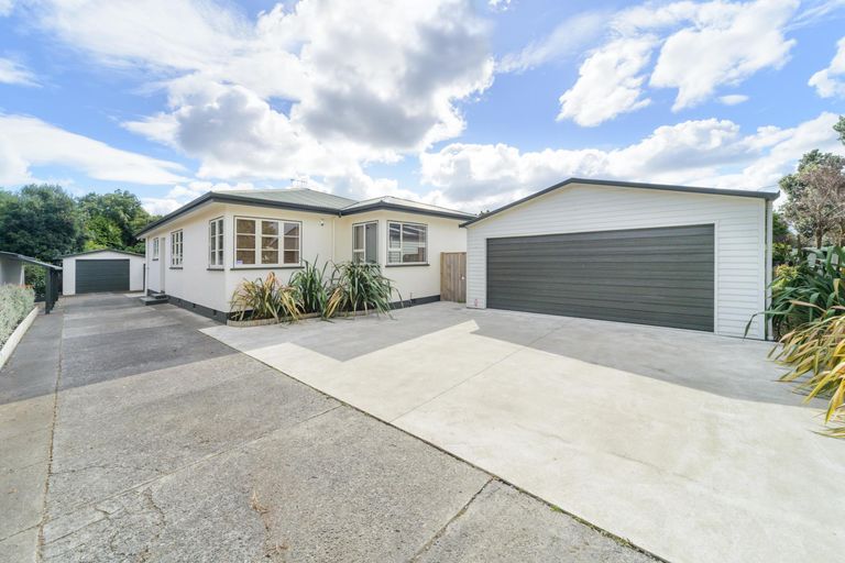 Photo of property in 3 Walnut Grove, Kelvin Grove, Palmerston North, 4414
