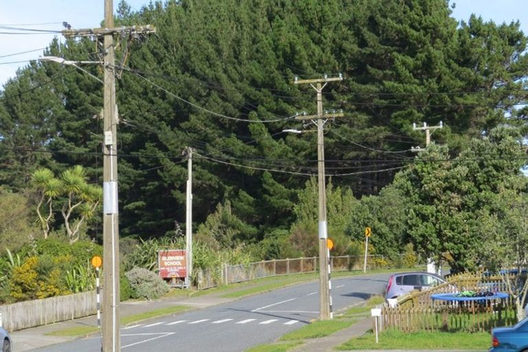 Photo of property in 141a-d Bedford Street, Cannons Creek, Porirua, 5024