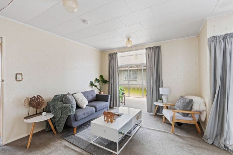 Photo of property in 2/31 Grey Street, Waitara, 4320