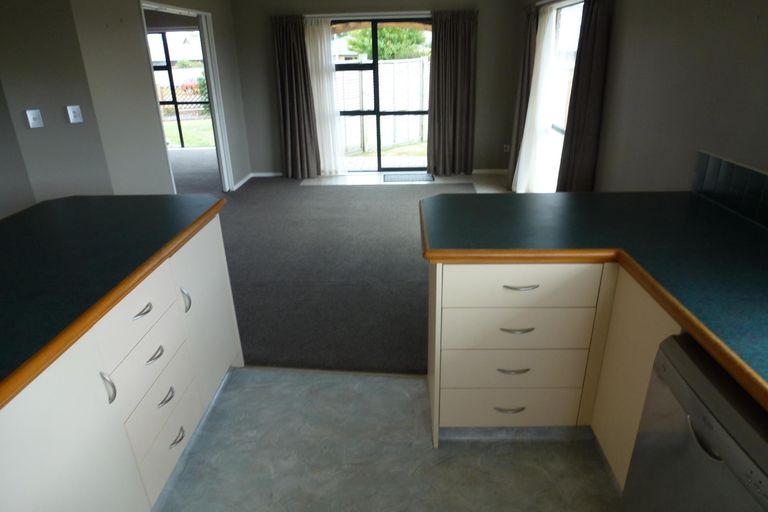 Photo of property in 23 Greenwood Place, Fitzherbert, Palmerston North, 4410