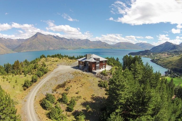 Photo of property in 673 Glenorchy-queenstown Road, Closeburn, Queenstown, 9371