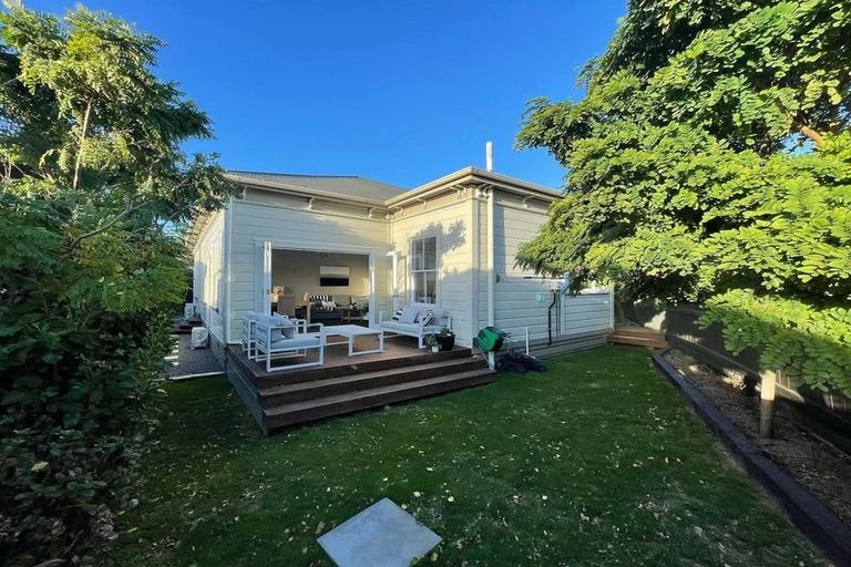 Photo of property in 19a Randwick Crescent, Moera, Lower Hutt, 5010
