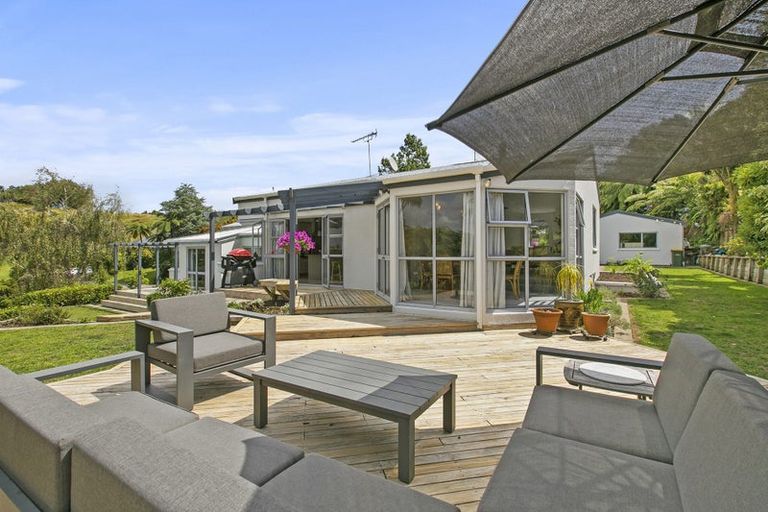 Photo of property in 379 Mangorei Road, Merrilands, New Plymouth, 4312