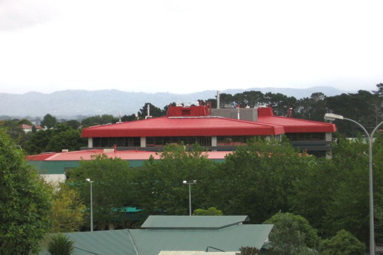 Photo of property in 8/125 Carrington Road, Point Chevalier, Auckland, 1025