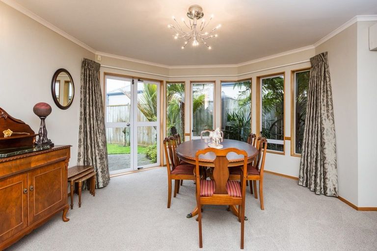 Photo of property in 11 Kensington Drive, Taradale, Napier, 4112