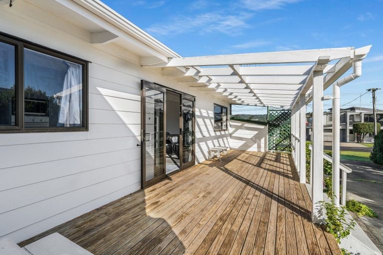 Photo of property in 124 Given Avenue, Whangamata, 3620