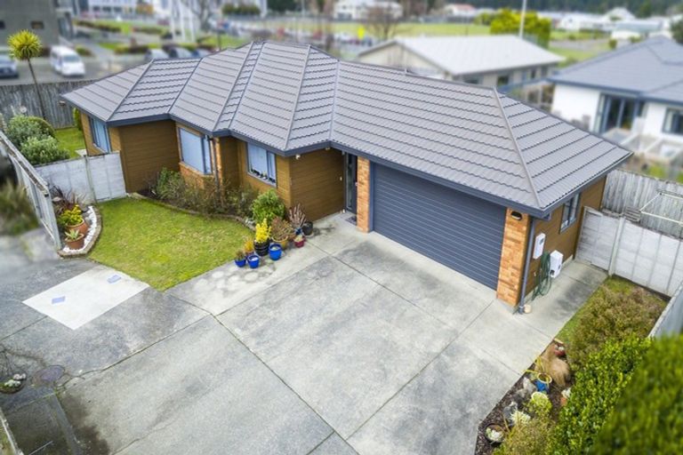 Photo of property in 5 Talbot Grove, Trentham, Upper Hutt, 5018