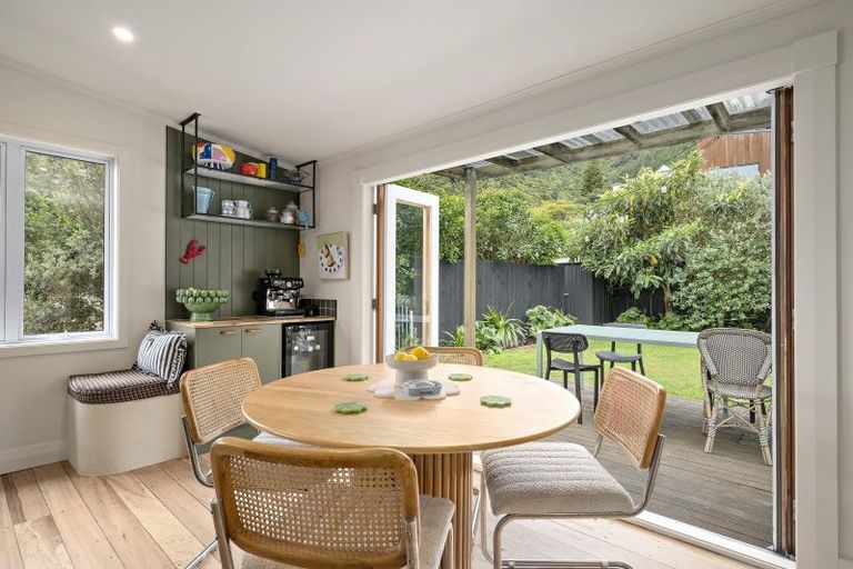 Photo of property in 5 Manuka Terrace, Eastbourne, Lower Hutt, 5013