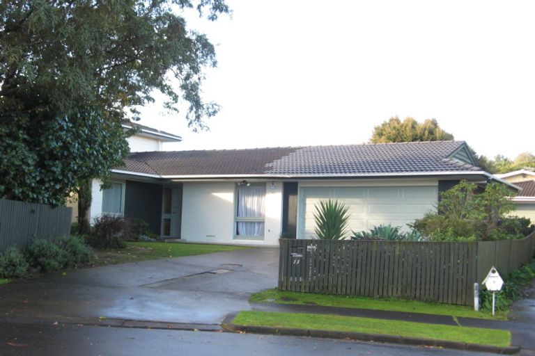 Photo of property in 11 Freshney Place, Hillpark, Auckland, 2102