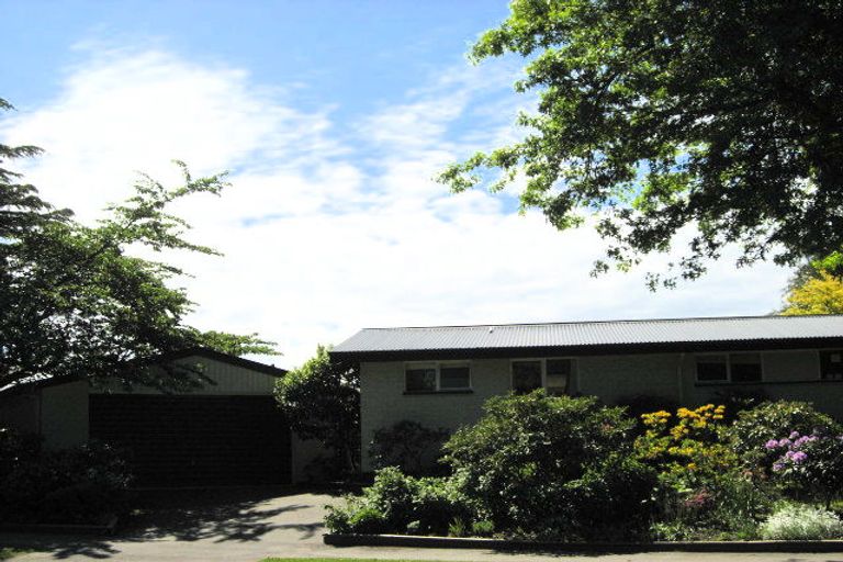 Photo of property in 26 Westburn Terrace, Burnside, Christchurch, 8041