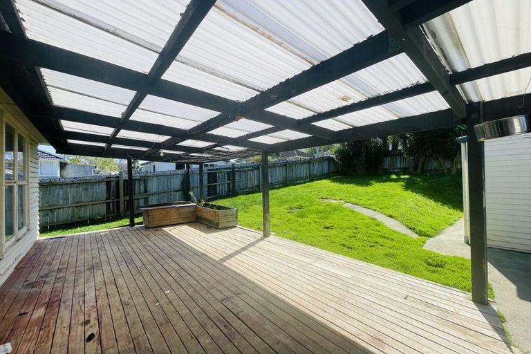 Photo of property in 86 Arimu Road, Papakura, 2110