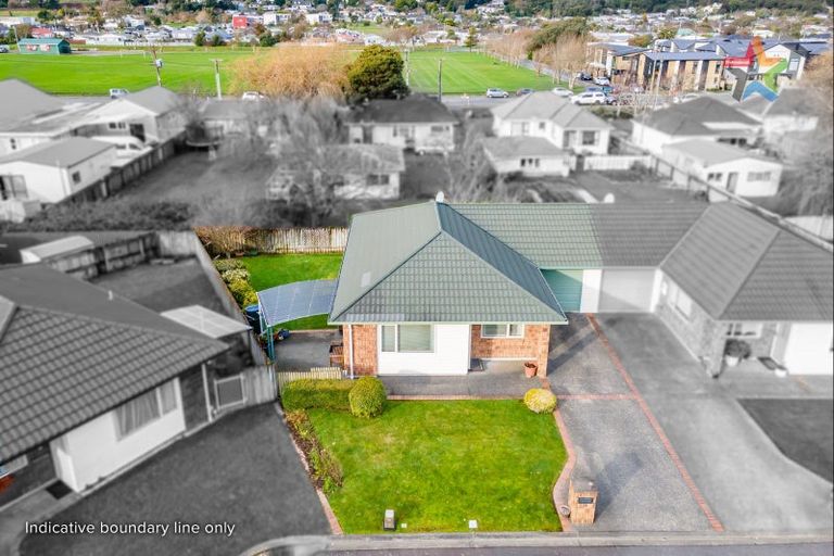 Photo of property in 10 Woodland Mews, Wainuiomata, Lower Hutt, 5014