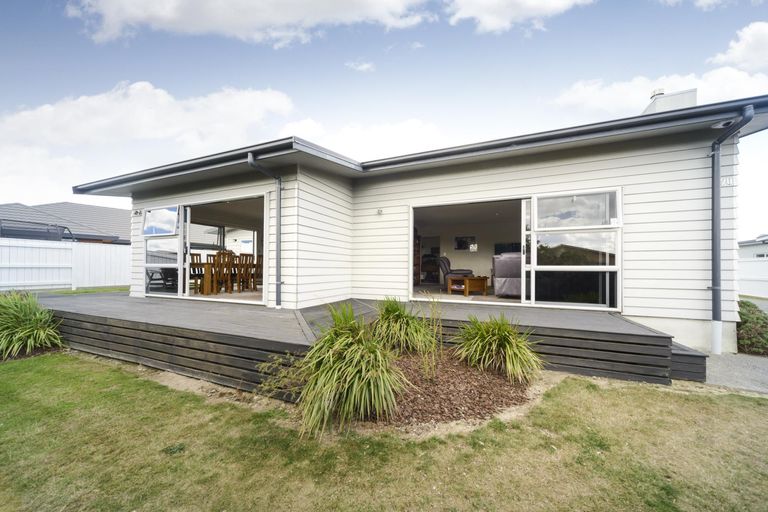 Photo of property in 20 Rosalie Terrace, Kelvin Grove, Palmerston North, 4414