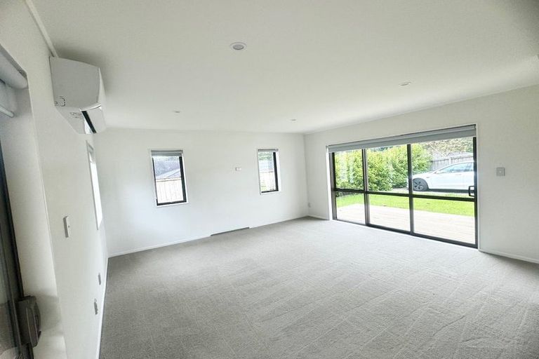 Photo of property in 12b The Avenue, Albany, Auckland, 0632