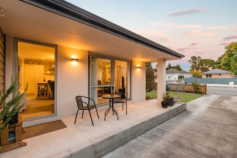 Photo of property in 238 Wainoni Road, Avondale, Christchurch, 8061
