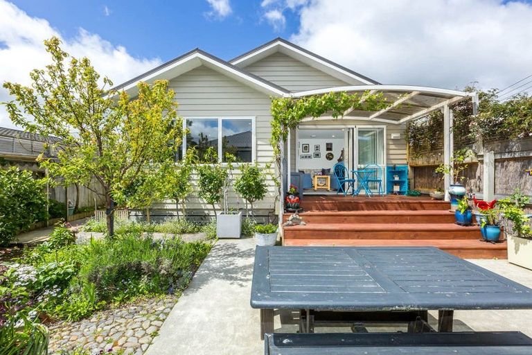 Photo of property in 15a Kiln Street, Silverstream, Upper Hutt, 5019