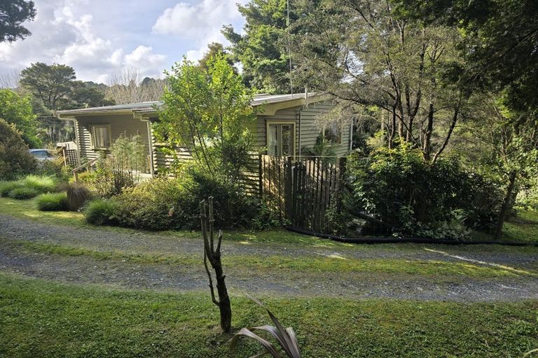 Photo of property in 64 Paparoa Station Road, Paparoa, 0571