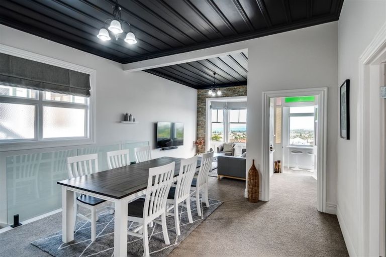 Photo of property in 30 Colenso Avenue, Hospital Hill, Napier, 4110