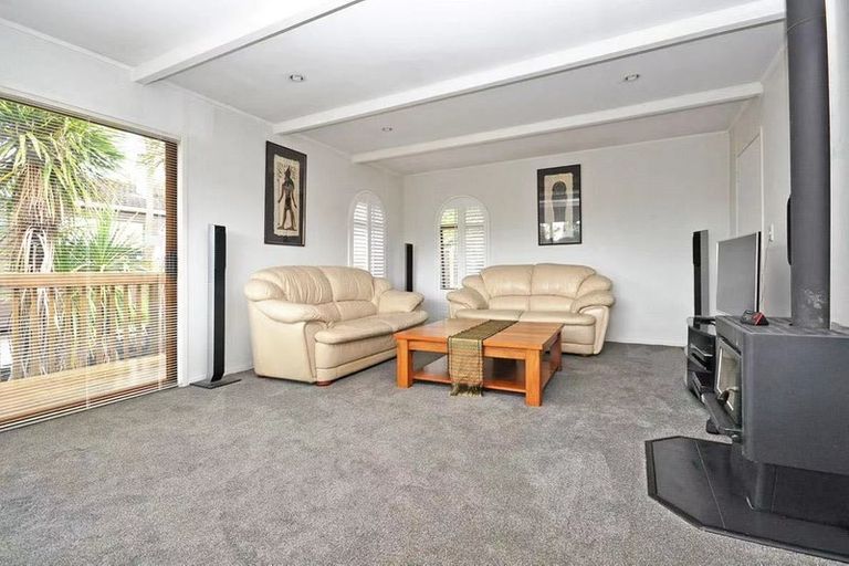 Photo of property in 3 Kegworth Place, Browns Bay, Auckland, 0630