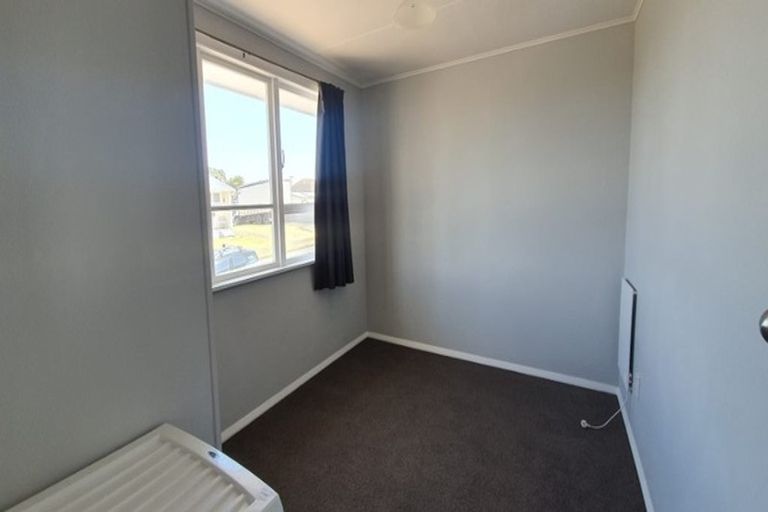 Photo of property in 2 Tiki Street, Castlecliff, Whanganui, 4501
