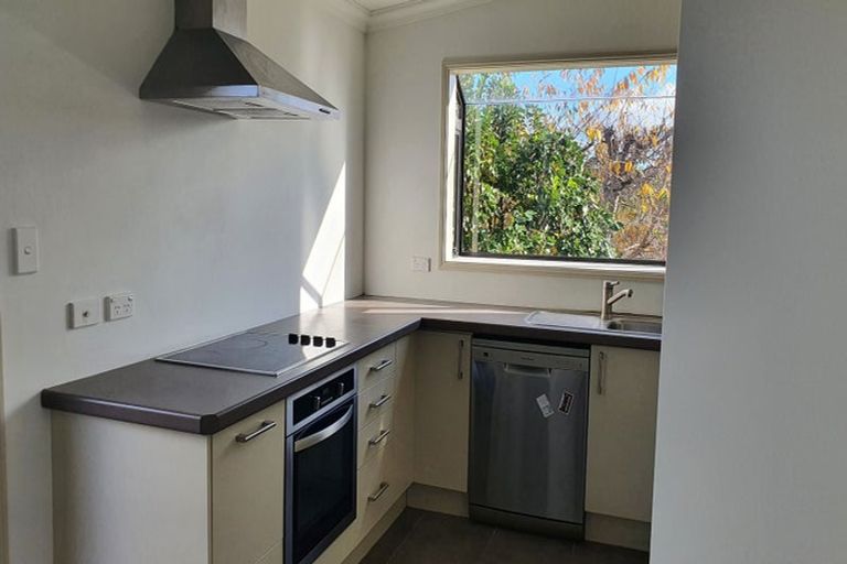 Photo of property in 27 Pahi Place, West Harbour, Auckland, 0618